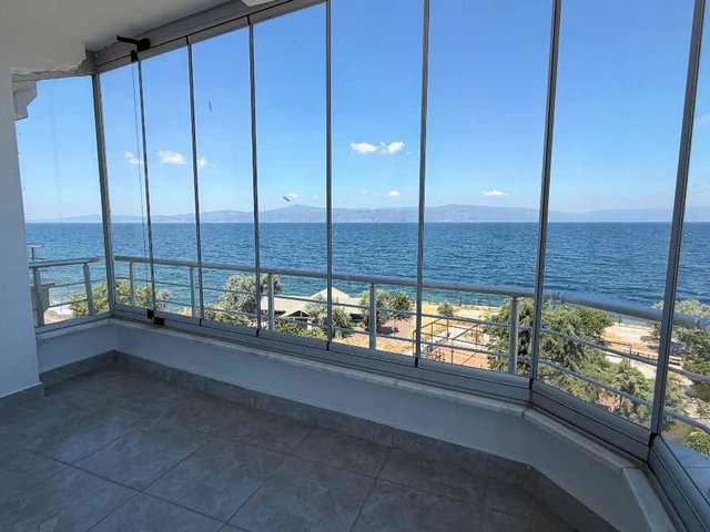REMAX BEYAZ GÜZELYALI KOÇMAN SITESI DENIZ MANZARALI KIRALIK