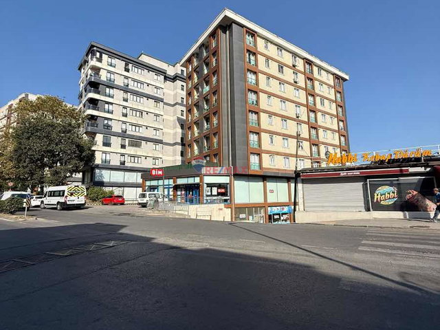 ESATPAŞA'DA HARIKA KONUMDA KIRALIK 2+1