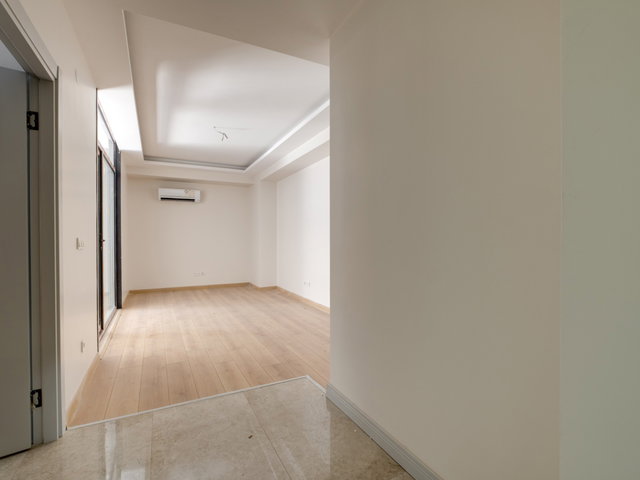 ACIBADEM ANA CADDESINE 200 METRE TERAS KULLANIMLI KAPALI MUTFAKLI SATILIK 2+1 BAHÇE KATI DAİRE