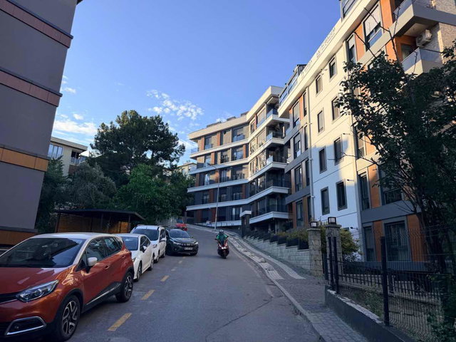 ACIBADEM'DE HARİKA KONUMDA YENİ BİNADA KİRALIK 2+1
