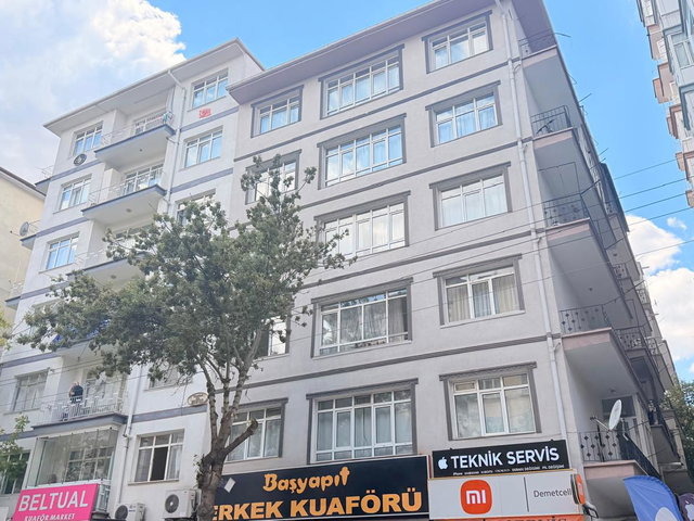 DEMETEVLER 1. CADDE 2.KAT 3+1 YAPILI FIRSAT DAİRE