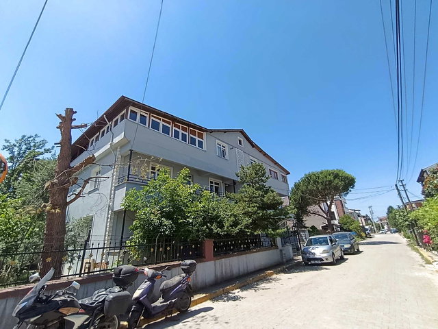 KARTEPE İSTASYON MAHALLESI'NDE KIRALIK 3+1 GENIŞ  DAIRE