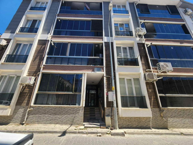 RE/MAX İNCİ'DEN EDREMİT MERKEZDE SATILIK EBEVEYN BANYOLU 3+1 DAİRE