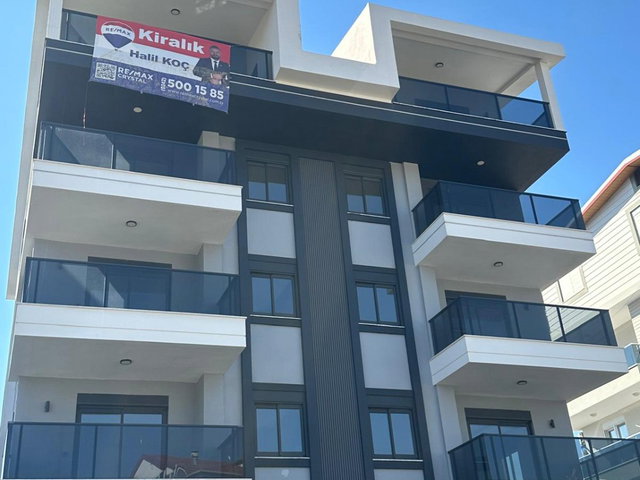 MERKEZİ KONUMDA AYRICALIKLI YAŞAM | HAVUZLU SİTEDE SIFIR 1+1