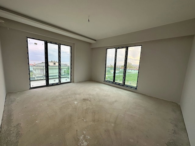 KUMBURGAZ'DA SIFIR PROJEDE DENİZ MANZARALI 2+1 SATILIK DAİRE