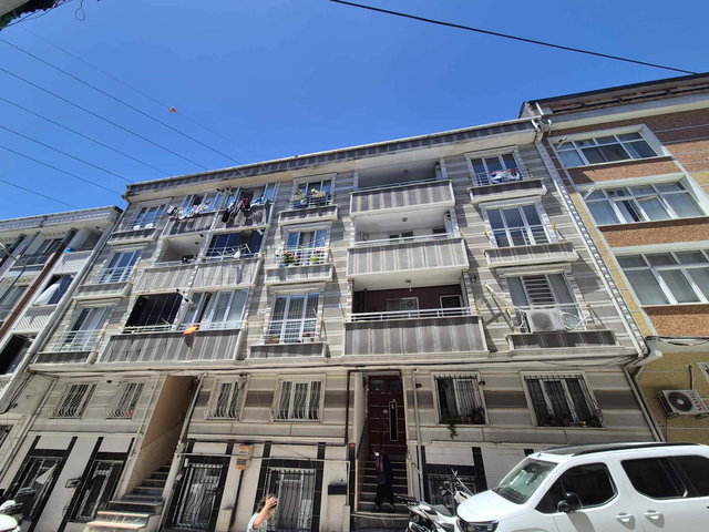 ESENYURT PINAR MAH. 2+1 SATILIK BAHÇE KATI