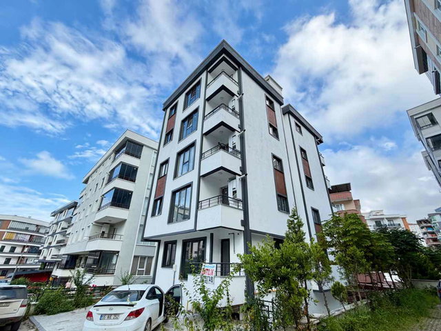 TRAMVAY ALTINDA KOMBİLİ DENİZ MANZARALI TAMAMI KREDİLİ 1+1