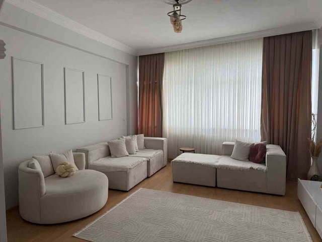 REMAX MÜLK'DEN İLKADIM ÇIFTLIK CAD. SATILIK 3+1 DAIRE