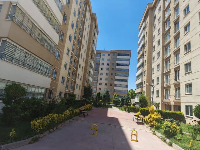 AHİ MESUT MAH KORU ELVAN SİTESİNDE YAPILI BAKIMLI 4+1 KİRALIK DİRE