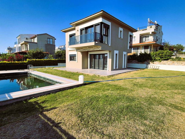 PANORAMIK DENIZ MANZARALI TAM MÜSTAKIL 3+1 HAVUZLU VILLA
