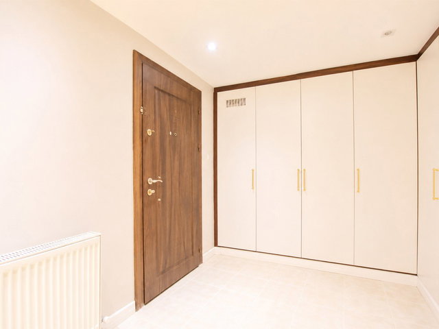 REMAX BEYAZ KÜLTÜR'DE SATILIK 4+1 VILLA
