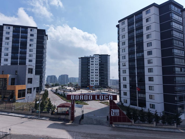 BORDO LOCA SİTESİNDE 4+1 GENİŞ SATILIK