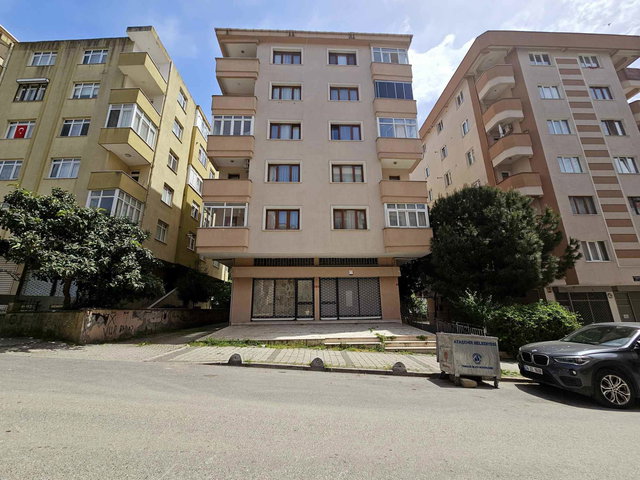 İÇERENKÖY ŞÜKRAN SOKAK İÇI YENILENMIŞ BRÜT 130 M2 SATILIK 3+1