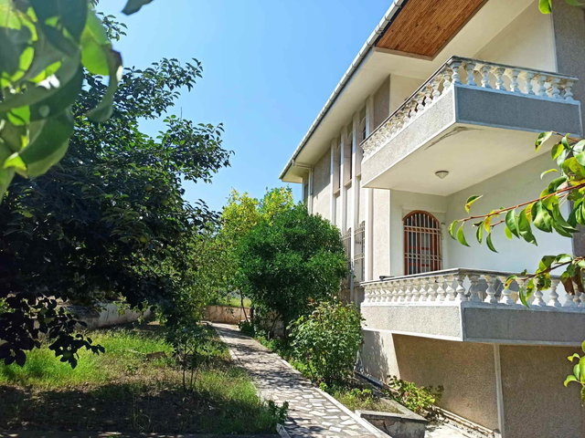 GEMLIK KURŞUNLU 1.592 M² ARSA İÇINDE, 488 M² NET MÜSTAKIL EV