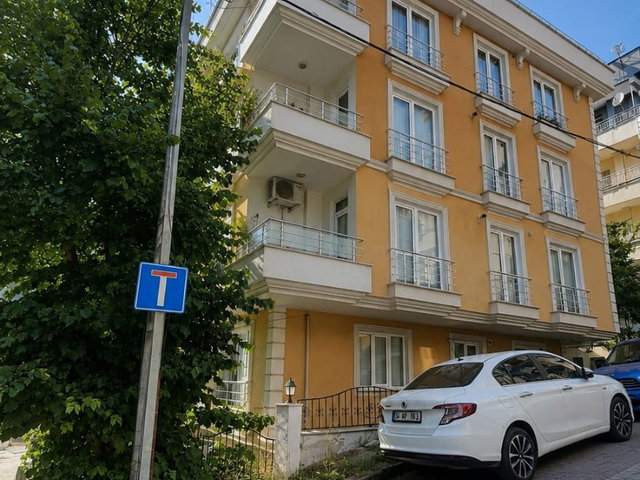 AVCILAR AMBARLI – ARMA SOKAK'TA 4+2 SATILIK DUBLEKS  İKİ AYRI GİRİŞ  İKİ AİLE AYRI AYRI KULLANABİLİ