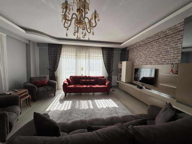 DEREBAHÇE'DE HAVUZLU SİTE İÇERİSİNDE 3+1 SATILIK DAİRE