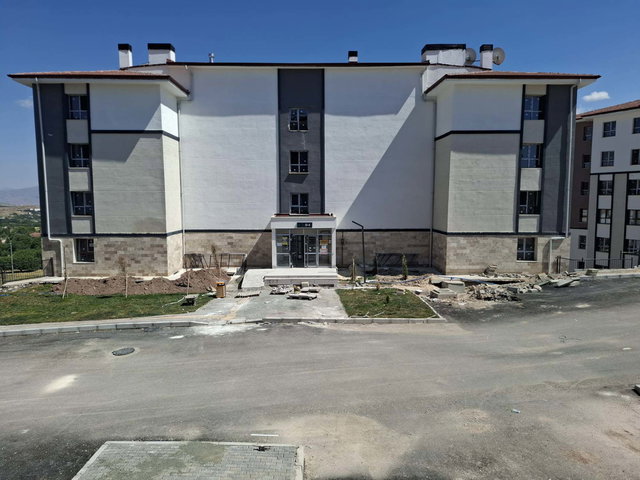 ELAZIĞ AKSARAY TOKİ ARA KAT KİRALIK 3+1 DAİRE