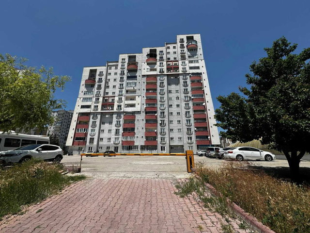 ALTINOLUK OSB YOLU ÜZERI SATILIK KATTA TEK 4+1 190M² DAIRE