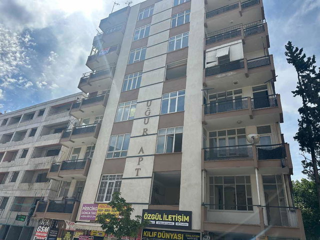 ÇARŞI MERKEZDE ŞELALE PARK ALTI SATILIK 3+1 FIRSAT DAİRE