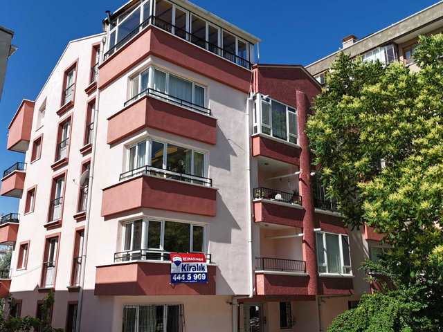 DİKMEN MÜRSEL ULUÇ MAHALLESİ’NDE KİRALIK 3+1 DAİRE
