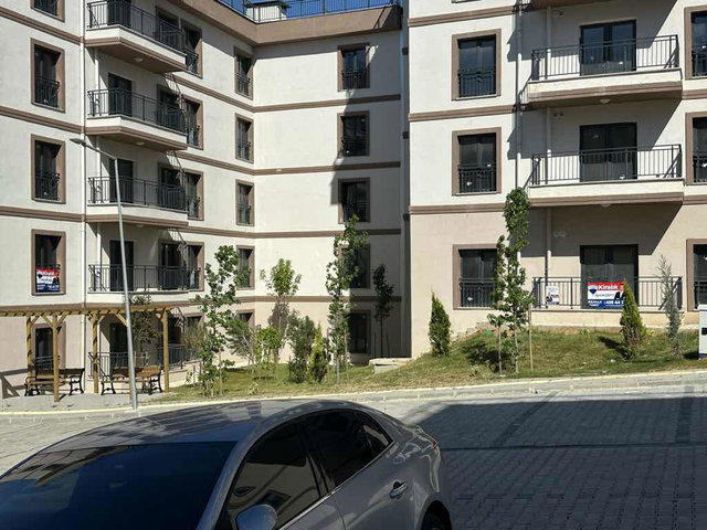 SANCAKTEPE SARIGAZİ TOKİ KONUTLARI’NDA KİRALIK 2+1 ARA KAT DAİRE