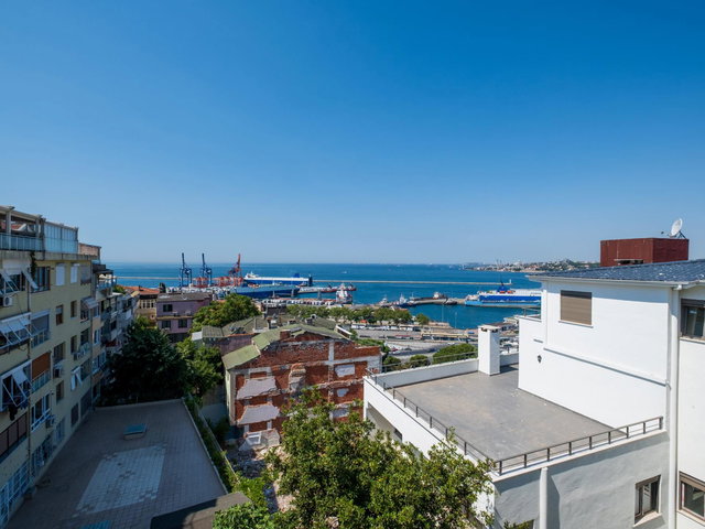 ÜSKÜDAR SELİMİYE'DE DENİZ MANZARALI SATILIK 2+1 DAIRE