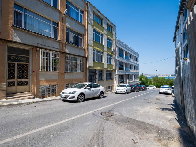 ÜSKÜDAR SELİMİYE'DE DENİZ MANZARALI SATILIK 2+1 DAIRE