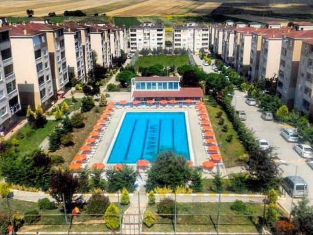 RE/MAX LAVANDA DAN 3+1 130 M2 HAVUZLU SİTE İÇERİSİNDE