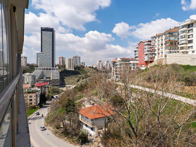 BİRLİK MAHALLESİ’NDE ÖZÜN PARK EVLERİ'NDE CADDE’DE KAPANMAZ MANZARALI KİRALIK LÜKS DUBLEKS