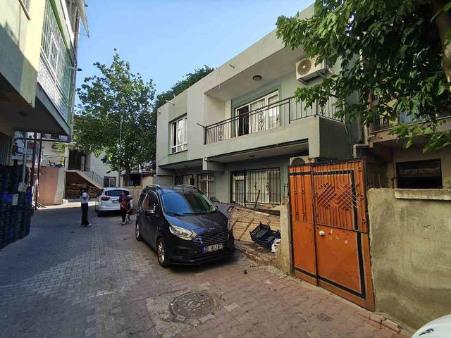 MENEMEN IRMAK MAH. MERKEZDE / 2 KATLI DOĞALGAZLI MÜSTAKİL EV (3+1
