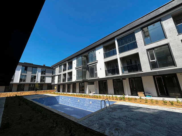 CUMHURİYET MAHALLESİ SİTE İÇİ 1+1 DAİRE