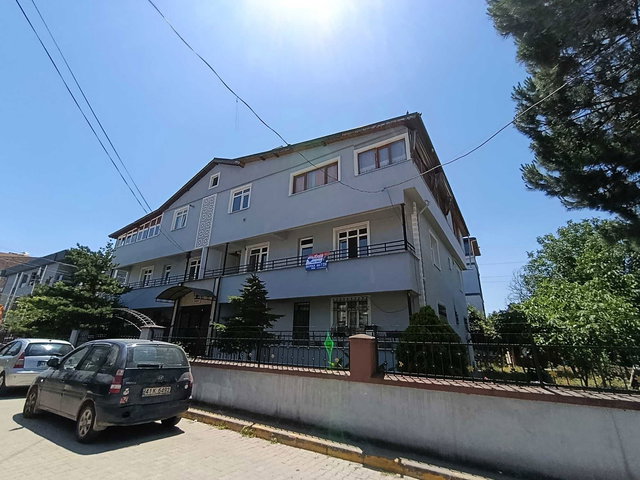 KARTEPE İSTASYON MAHALLESI'NDE GENIŞ VE FERAH KIRALIK 3+1 DAIRE