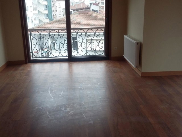 BAĞDAT CADDESİ 4. PARALELİNDE 3+1 ARA KAT DAİRE
