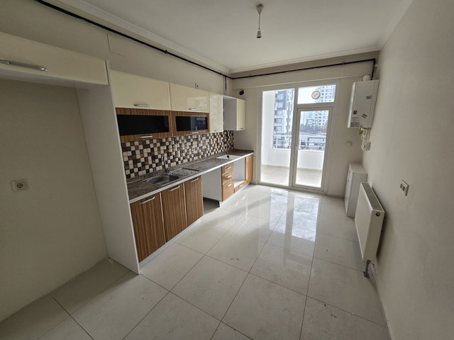 ŞEHİR HASTANESİ KARŞISI ÇAPRAZI 4+1 SATILIK DAİRE