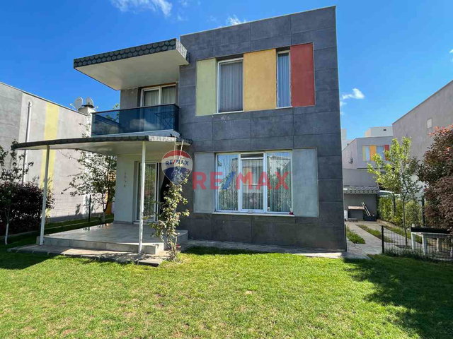 SILVAN YOLU ÜZERI ÜNIVERSITESI KARŞISI SATILIK VILLA
