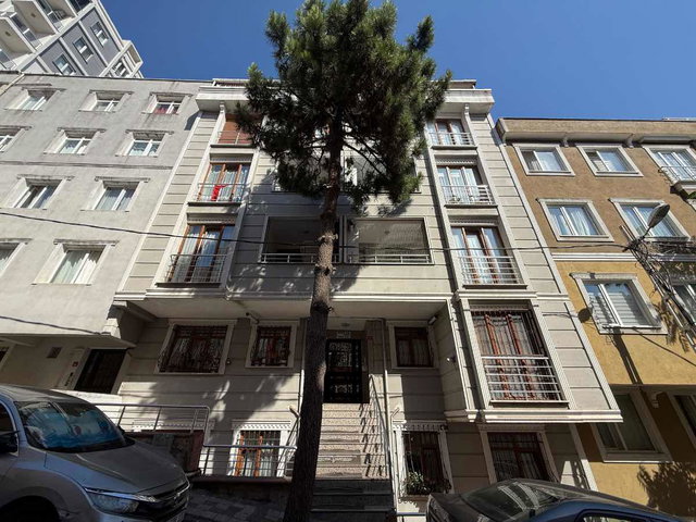 RE/MAX PROF EREN YILDIRIM FİNANS MERKEZİNE KOMŞU BAHÇE KATI 2+1