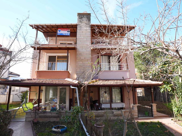 AĞVA'NIN EN GÜZEL NOKTASINDA SİTE İÇİ 3 KATLI VİLLA