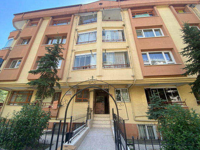 ŞAHİNTEPE ANADOLU CADDE'SİNDE 5+1 BAKIMLI DUBLEKS
