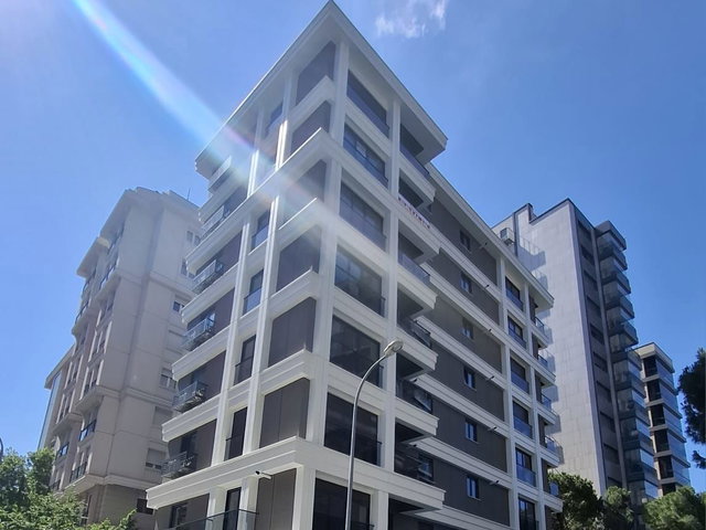 ERENKÖY DIVAN IN SOKAĞINDA SIFIR, BALKONLU 2+1 DAIRE