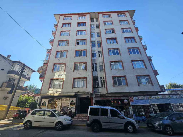 GÖLCÜK PİYALEPAŞA MAH D130 ÜZERİNDE YENİLENMİŞ 3+1 DAİRE