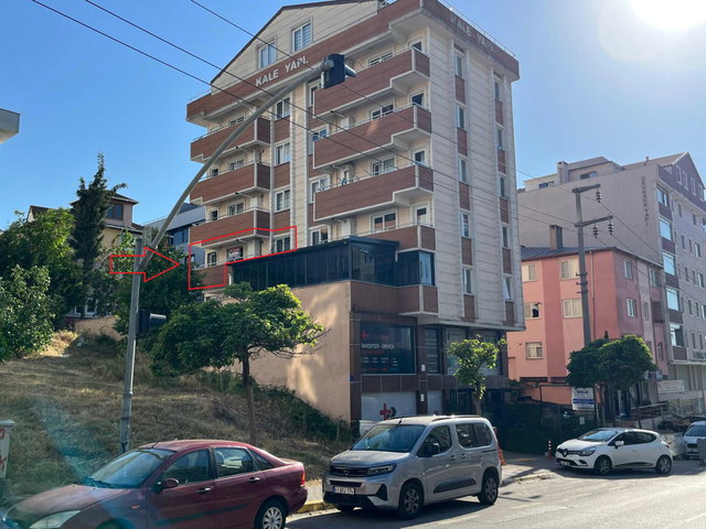 ÇAYIROVA ATATÜRK MH. GÜNEY CEPHE ASANSÖRLÜ 2+1 ARAKAT BOŞ DAİRE