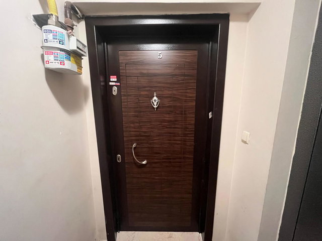 ÇAYIROVA ATATÜRK MH. GÜNEY CEPHE ASANSÖRLÜ 2+1 ARAKAT BOŞ DAİRE