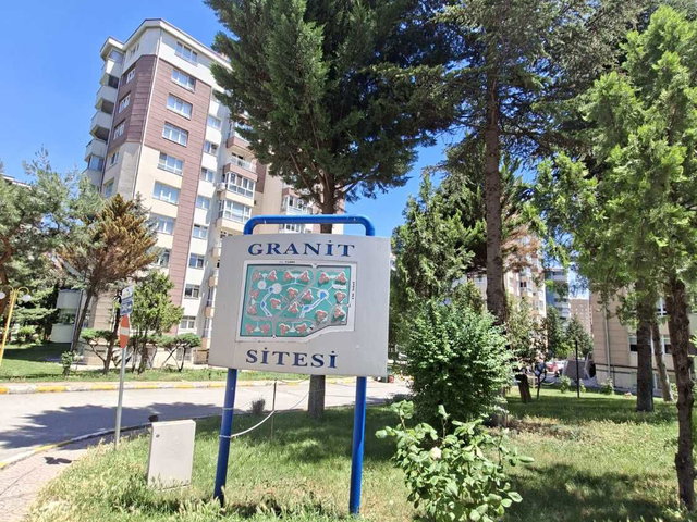 YENİ BATI'NIN MERKEZİNDE, GRANİT SİTESİ'NDE, METROYA YAKIN 3+1 KİRALIK