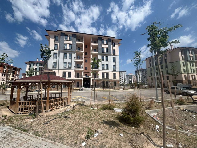REMAX İLKE'DEN YILDIZKENT OSMANGAZİ TOKİLER'DE 2+1 KİRALIK DAİRE