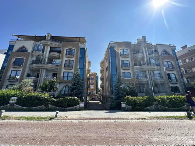 REMAX PARLA BARLAS GÜRLER'DEN SAHİLE CEPHE SİTEDE SATILIK 4+1 DAİRE