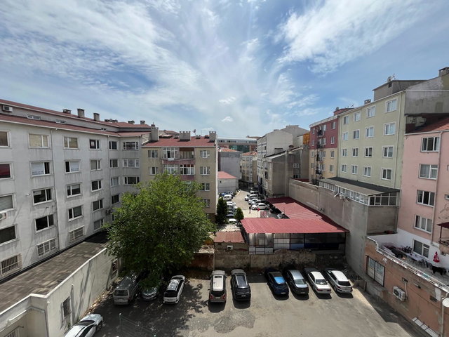 REMAX  LAND'DAN BELEDİYE MEYDANINDA  3+1  SATILIK DAİRE
