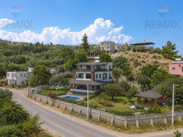 REMAX AVLU'DAN BULUKLU’DA 1344 M² ARSA ÜZERİNDE SATILIK VİLLA