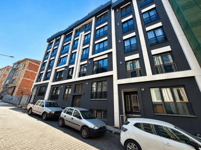 REFERANS BEŞİKTAŞ KARŞISI MERKEZİ KONUMDA 2+1 80M² FIRSAT DAİRE