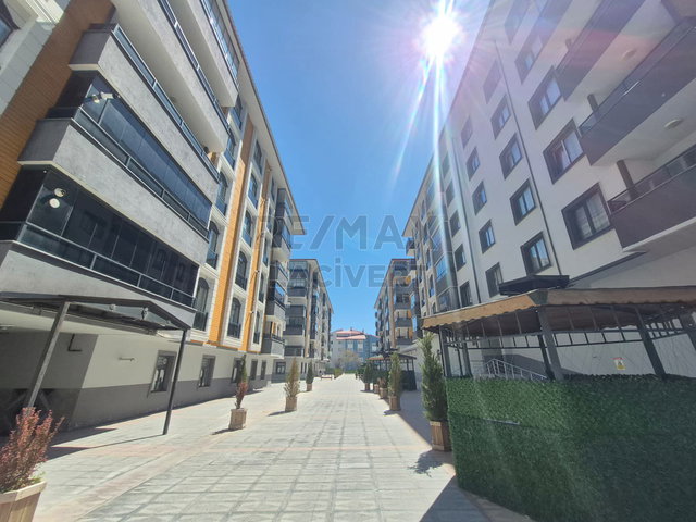 RE/MAX LACIVERT'TEN ŞEHIR HASTANESINE YAKIN 3+1 KIRALIK DAIRE
