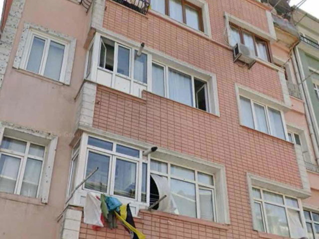 FATİH ZEYREK'TE EN GÖZDE LOKASYONDA CADDE CEPHELİ 2+1 DAİRE